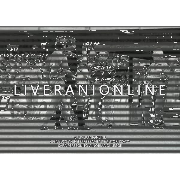 18-06-1989 VERONA CAMPIONATO DI CALCIO SERIE A VERONA-ROMA 0-0 NELLA FOTO ARBITRO PIERLUIGI MAGNI E OSVALDO BAGNOLI AG ALDO LIVERANI SAS