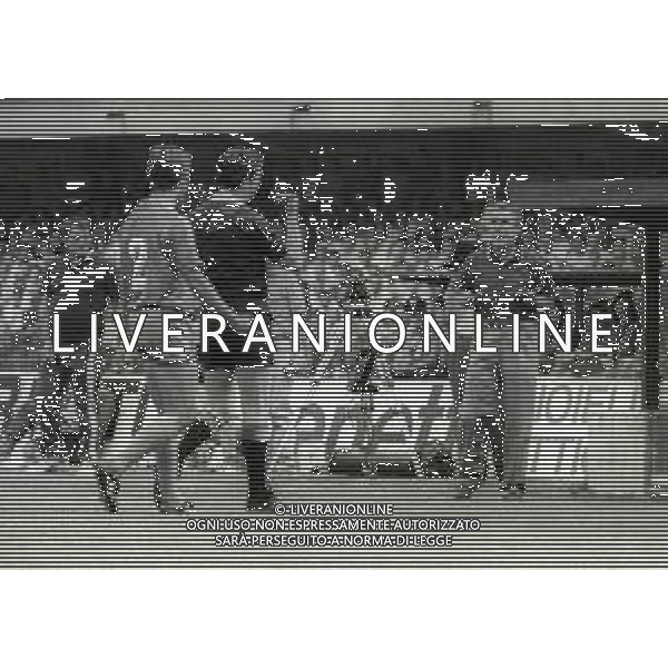 18-06-1989 VERONA CAMPIONATO DI CALCIO SERIE A VERONA-ROMA 0-0 NELLA FOTO OSVALDO BAGNOLI DISCUTE CON L\'ARBITRO PIER LUIGI MAGNI AG ALDO LIVERANI SAS