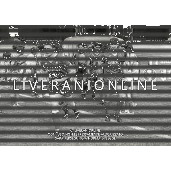 18-06-1989 VERONA CAMPIONATO DI CALCIO SERIE A VERONA-ROMA 0-0 NELLA FOTO DANIELE MASSARO E RUGGIERO RIZZITELLI AG ALDO LIVERANI SAS