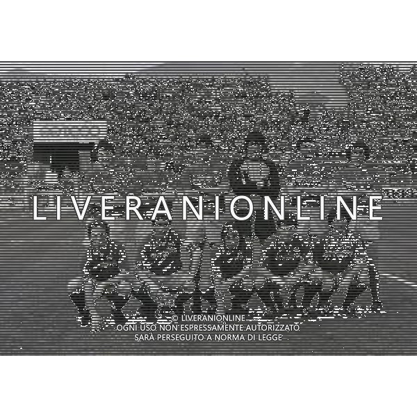 08-04-1984 COMO CAMPIONATO DI CALCIO SERIE B COMO-CATANZARO 1-2 NELLA FOTO LA FORMAZIONE DEL CATANZARO 983-1984 IN PIED DA SN. FLAVIO DESTRO-EDI BIVI-GIUSEPPE LORENZO-GIOVANNI CERVONE-RAIMONDO MARINO-ANTONIO SASSARINI SED DA SIN RENZO GOBBO-GIORGIO BOSCOLO-PIERO BRAGLIA-MAURIZIO RAISE E ANGELO CONCA AG ALDO LIVERANI SAS