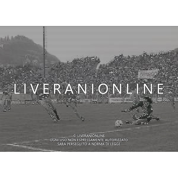 08-04-1984 COMO CAMPIONATO DI CALCIO SERIE B COMO-CATANZARO 1-2 NELLA FOTO PARATA GIOVANNI CERVONE AG ALDO LIVERANI SAS