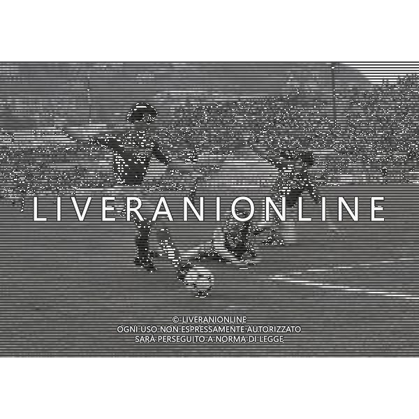 08-04-1984 COMO CAMPIONATO DI CALCIO SERIE B COMO-CATANZARO 1-2 NELLA FOTO AZIONE DI GIOCO AG ALDO LIVERANI SAS