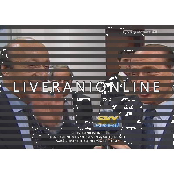 MILAN-JUVENTUS SERIE A TIM 29/10/2005 NELLA FOTO SILVIO BERLUSCONI CON LUCIANO MOGGI NEGLI SPOGLIATOI A FINE GARA OBBLIGATORIO CITARE LA FONTE TELEVISIVA AGENZIA ALDO LIVERANI