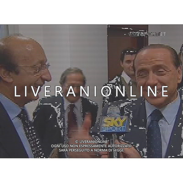MILAN-JUVENTUS SERIE A TIM 29/10/2005 NELLA FOTO SILVIO BERLUSCONI CON LUCIANO MOGGI NEGLI SPOGLIATOI A FINE GARA OBBLIGATORIO CITARE LA FONTE TELEVISIVA AGENZIA ALDO LIVERANI