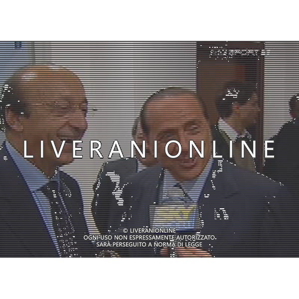 MILAN-JUVENTUS SERIE A TIM 29/10/2005 NELLA FOTO SILVIO BERLUSCONI CON LUCIANO MOGGI NEGLI SPOGLIATOI A FINE GARA OBBLIGATORIO CITARE LA FONTE TELEVISIVA AGENZIA ALDO LIVERANI