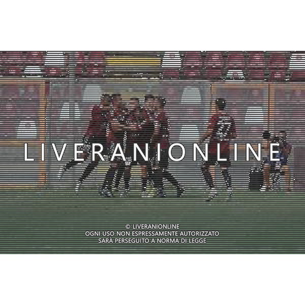 REGGINA - CITTADELLA CAMPIONATO CALCIO SERIE BKT 17.09.2022 NELLA FOTO ESULTANZA DOPO IL GOL DI RICCARDO GAGLIOLO ABBRACCIO ©GARREFFA/AGENZIA ALDO LIVERANI SAS