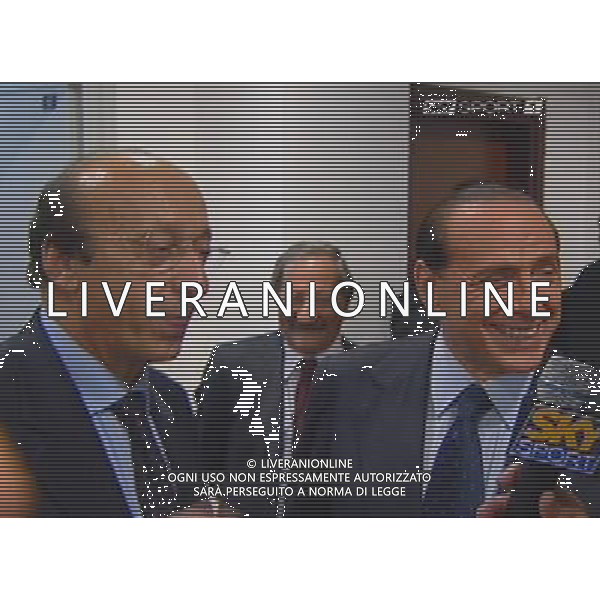 MILAN-JUVENTUS SERIE A TIM 29/10/2005 NELLA FOTO SILVIO BERLUSCONI CON LUCIANO MOGGI NEGLI SPOGLIATOI A FINE GARA OBBLIGATORIO CITARE LA FONTE TELEVISIVA AGENZIA ALDO LIVERANI