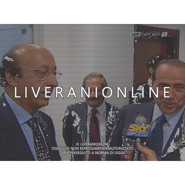 MILAN-JUVENTUS SERIE A TIM 29/10/2005 NELLA FOTO SILVIO BERLUSCONI CON LUCIANO MOGGI NEGLI SPOGLIATOI A FINE GARA OBBLIGATORIO CITARE LA FONTE TELEVISIVA AGENZIA ALDO LIVERANI