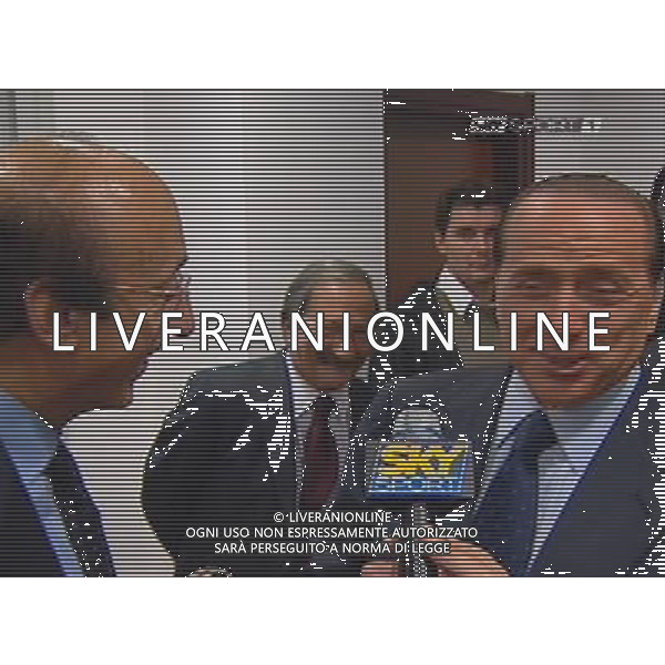 MILAN-JUVENTUS SERIE A TIM 29/10/2005 NELLA FOTO SILVIO BERLUSCONI CON LUCIANO MOGGI NEGLI SPOGLIATOI A FINE GARA OBBLIGATORIO CITARE LA FONTE TELEVISIVA AGENZIA ALDO LIVERANI