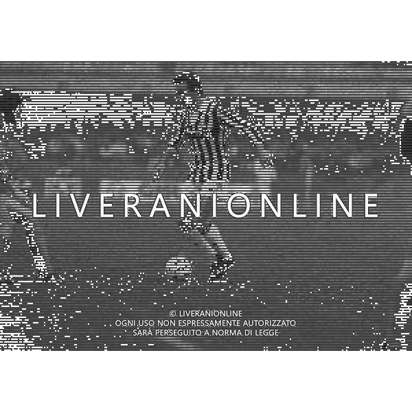 12-02-1989 VERONA CAMPIONATO DI CALCIO SERIE A VERONA-JUVENTUS 2-0 NELLA FOTO MASSIMO MAURO AG ALDO LIVERANI SAS