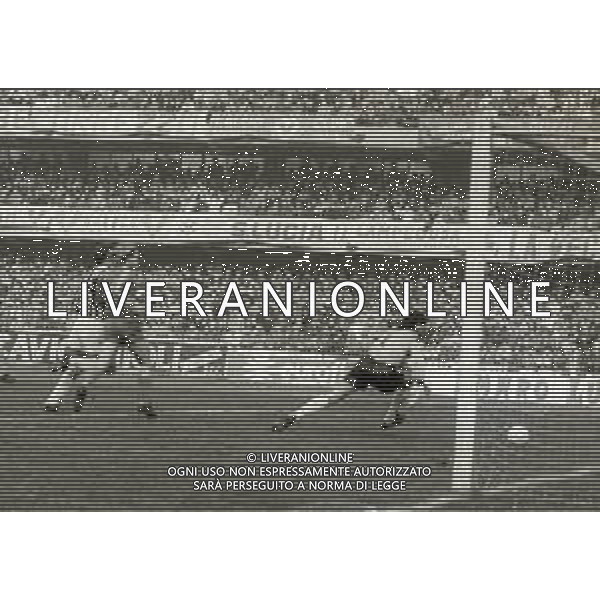 12-02-1989 VERONA CAMPIONATO DI CALCIO SERIE A VERONA-JUVENTUS 2-0 NELLA FOTO AZIONE DI GIOCO AG ALDO LIVERANI SAS