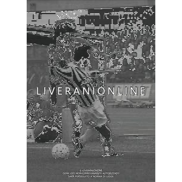 12-02-1989 VERONA CAMPIONATO DI CALCIO SERIE A VERONA-JUVENTUS 2-0 NELLA FOTO MARCO PACIONE E ANTONIO CABRINI AG ALDO LIVERANI SAS