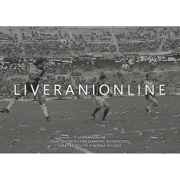02-11-1980 MILANO CAMPIONATO DI CALCIO SERIE B MILAN-PALERMO 0-0 NELLA FOTO AZIONE DI GIOCO AG ALDO LIVERANI SAS
