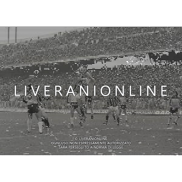 02-11-1980 MILANO CAMPIONATO DI CALCIO SERIE B MILAN-PALERMO 0-0 NELLA FOTO AZIONE DI GIOCO AG ALDO LIVERANI SAS