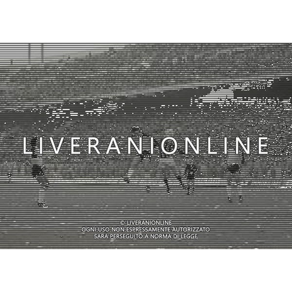 02-11-1980 MILANO CAMPIONATO DI CALCIO SERIE B MILAN-PALERMO 0-0 NELLA FOTO AZIONE DI GIOCO AG ALDO LIVERANI SAS