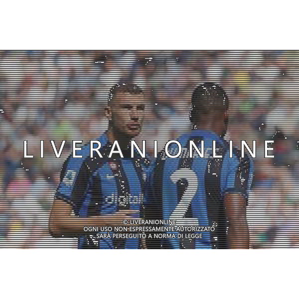 UDINE 18-09-22 FOT AG. ALDO LIVERANI / GARBUIO UDINESE VS INTER NELLA FOTO: DZEKO EDIN E DUMFRIES DENZEL UDINESE - INTER CAMPIONATO CALCIO SERIE A TIM 18.09.2022 ©P.G.AGENZIA ALDO LIVERANI SAS