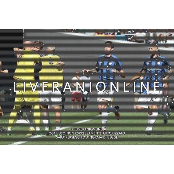 UDINE 18-09-22 FOT AG. ALDO LIVERANI / GARBUIO UDINESE VS INTER NELLA FOTO: ESULTANZA DOPO IL GOL DI BARELLA NICOLO\' CON ALESSNDRO BASTONI E MARCELO BROZOVIC UDINESE - INTER CAMPIONATO CALCIO SERIE A TIM 18.09.2022 ©P.G.AGENZIA ALDO LIVERANI SAS