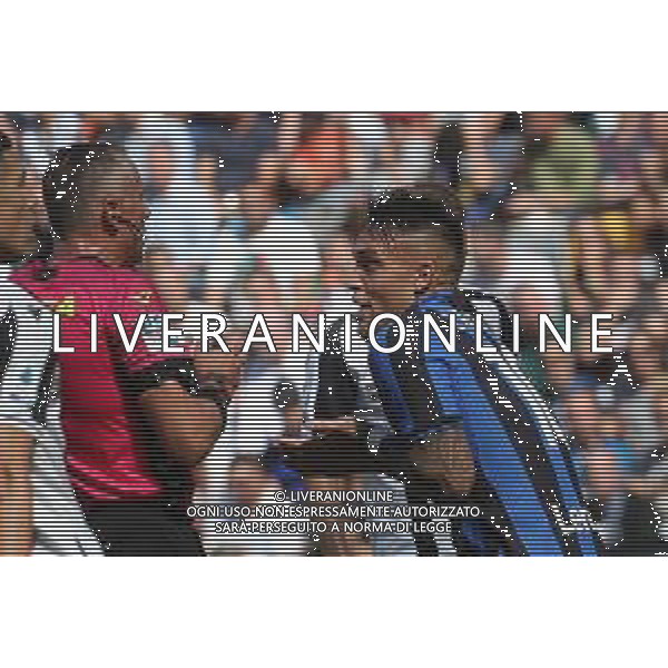 UDINE 18-09-22 FOT AG. ALDO LIVERANI / GARBUIO UDINESE VS INTER NELLA FOTO: LAUTARO MARTINEZ PROTESTA CON L\'ARBITRO PAOLO VALERI UDINESE - INTER CAMPIONATO CALCIO SERIE A TIM 18.09.2022 ©P.G.AGENZIA ALDO LIVERANI SAS