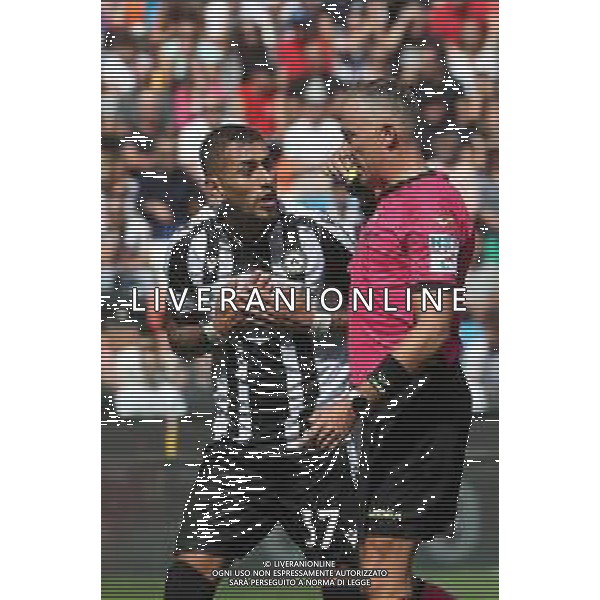 UDINE 18-09-22 FOT AG. ALDO LIVERANI / GARBUIO UDINESE VS INTER NELLA FOTO: PEREYRA ROBERTO MAXIMILIANO PROTESTA CON L\'ARBITRO PAOLO VALERI UDINESE - INTER CAMPIONATO CALCIO SERIE A TIM 18.09.2022 ©P.G.AGENZIA ALDO LIVERANI SAS