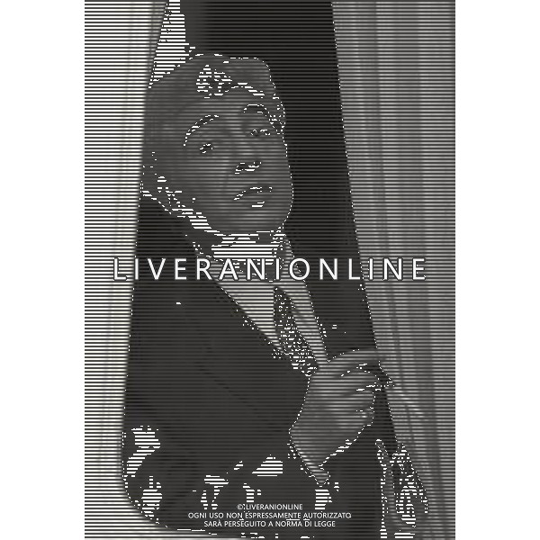 RETROSPETTIVA GINO BRAMIERI ATTORE COMICO CANTANTE NELLA FOTO GINO BRAMIERI A ROMA NELL\'ANNO 1968  AG ALDO LIVERANI SAS  