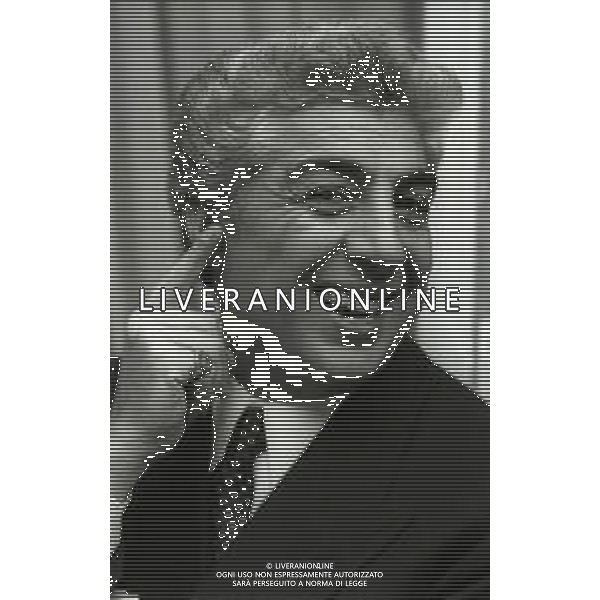RETROSPETTIVA GINO BRAMIERI ATTORE COMICO CANTANTE NELLA FOTO GINO BRAMIERI A ROMA NELL\'ANNO 1968  AG ALDO LIVERANI SAS  