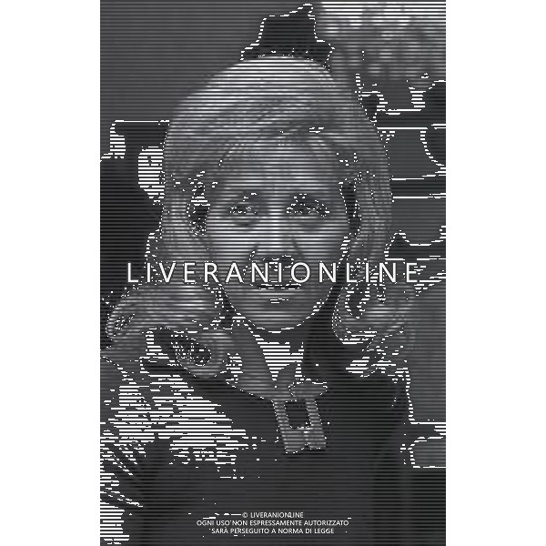 RETROSPETTIVA CESARE BRAMIERI FIGLIO DELL\'ATTORE GINO BRAMIERI NELLA FOTO CESARE BRAMIERI CON LA MADRE MARIA BARBIERI NELLA LORO ABITAZIONE NELL\'ANNO 1973 AG ALDO LIVERANI SAS   