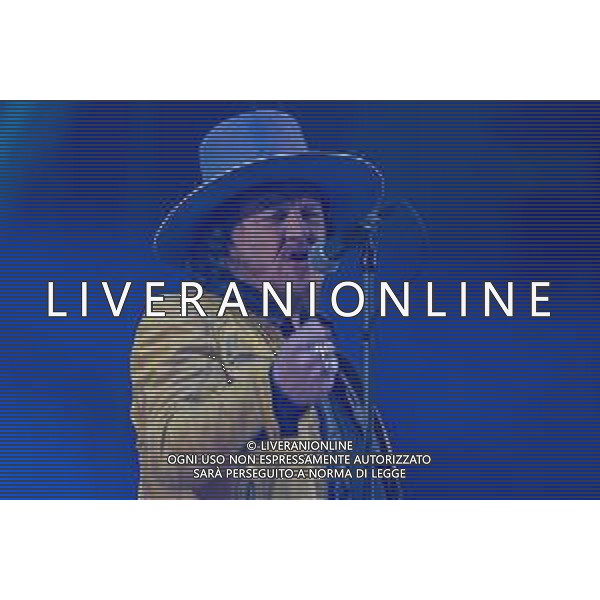 The italian songs writer Adelmo Fornaciari, as know with Zucchero pseudonym sings and songs on a stage during his first date of World Wide Tour at Arena di Verona in Verona, Italy, on 25th April 2022 ©Roberto Tommasini / Ag. Aldo Liverani Sas