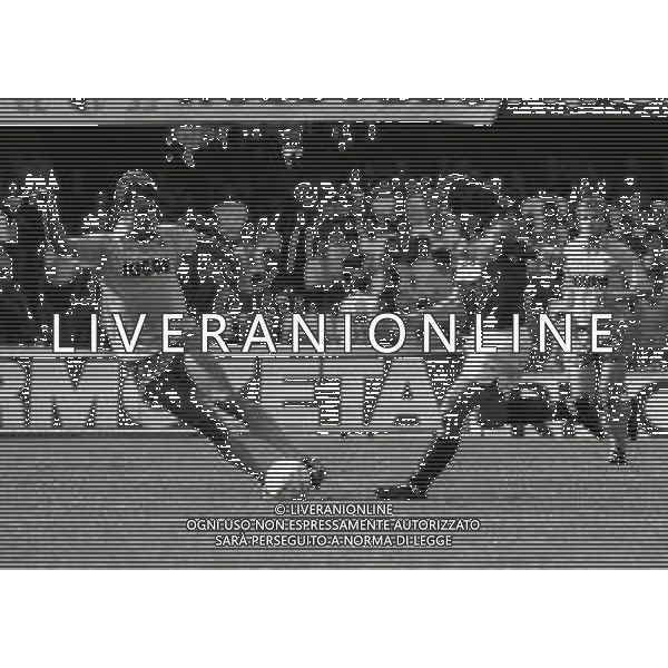 04-06-1989 VERONA CAMPIONATO DI CALCIO SERIE A VERONA-BOLOGNA 0-0 NELLA FOTO THOMAS BERTHOLD E ERALDO PECCI AG ALDO LIVERANI SAS