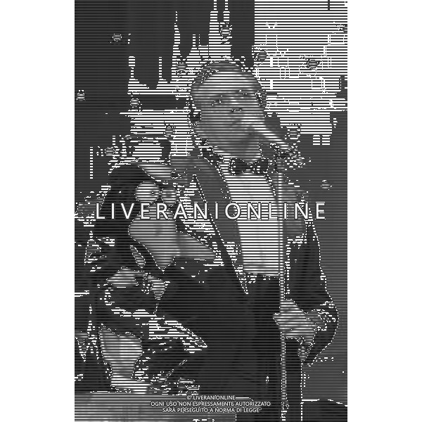 RETROSPETTIVA JOSE\' LUIS MORENO, VENTRILOQUO SPAGNOLO NELLA FOTO CON IL SUO PUPAZZO ROCKFELLER NELL\'ANNO 1984 AG ALDO LIVERANI SAS