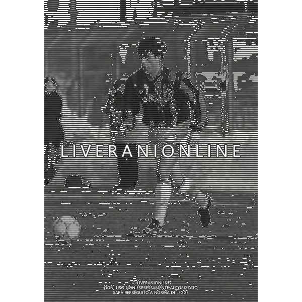 RETROSPETTIVA ALBERICO EVANI CALCIATORE NELLA FOTO ALBERICO EVANI CON LA MAGLIA DEL MILAN CALCIO NELL\'ANNO 1990-1991 AG ALDO LIVERANI SAS 