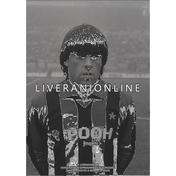 RETROSPETTIVA ALBERICO EVANI CALCIATORE NELLA FOTO ALBERICO EVANI CON LA MAGLIA DEL MILAN NELL\'ANNO 1981-1982 AG ALDO LIVERANI SAS