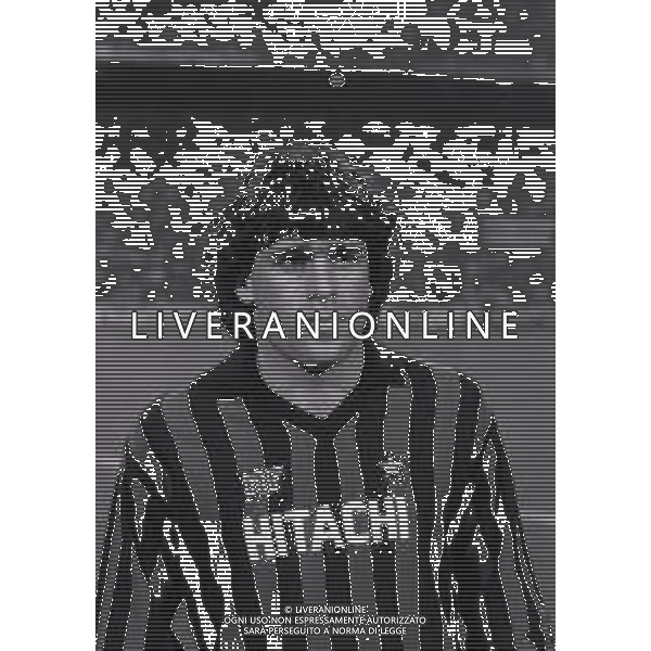 RETROSPETTIVA ALBERICO EVANI CALCIATORE NELLA FOTO ALBERICO EVANI CON LA MAGLIA DEL MILAN NELL\'ANNO 1982-1983 AG ALDO LIVERANI SAS