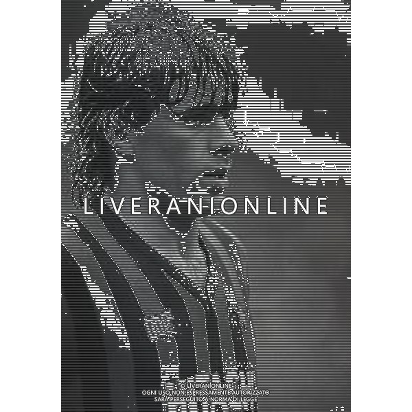 RETROSPETTIVA ALBERICO EVANI CALCIATORE NELLA FOTO ALBERICO EVANI CON LA MAGLIA DEL MILAN NELL\'ANNO 1982-1983 AG ALDO LIVERANI SAS