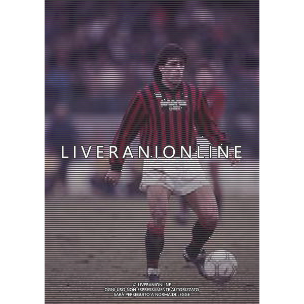 RETROSPETTIVA ALBERICO EVANI CALCIATORE NELLA FOTO ALBERICO EVANI CON LA MAGLIA DEL MILAN CALCIO AG ALDO LIVERANI SAS