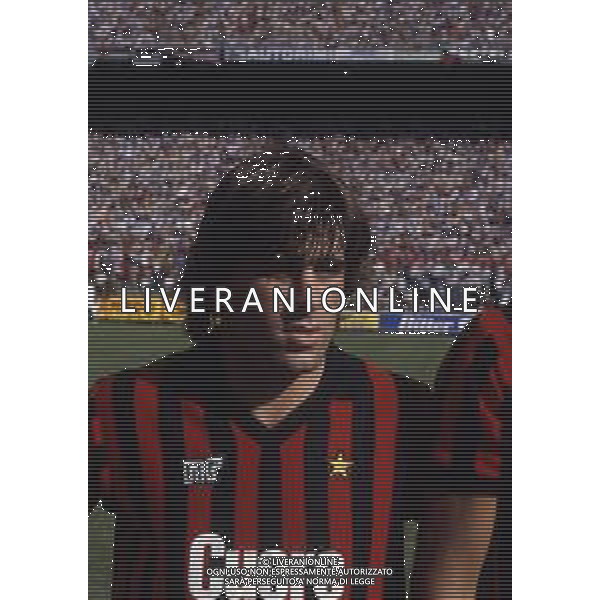 RETROSPETTIVA ALBERICO EVANI CALCIATORE NELLA FOTO ALBERICO EVANI CON LA MAGLIA DEL MILAN CALCIO AG ALDO LIVERANI SAS