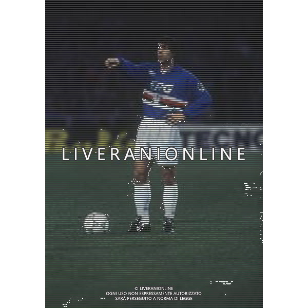 RETROSPETTIVA ALBERICO EVANI CALCIATORE NELLA FOTO ALBERICO EVANI CON LA MAGLIA DELLA SAMPDORIA CALCIO AG ALDO LIVERANI SAS
