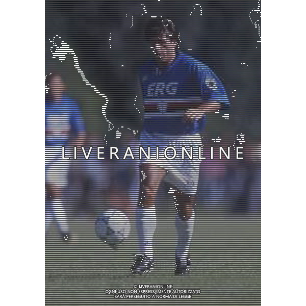 RETROSPETTIVA ALBERICO EVANI CALCIATORE NELLA FOTO ALBERICO EVANI CON LA MAGLIA DELLA SAMPDORIA CALCIO AG ALDO LIVERANI SAS