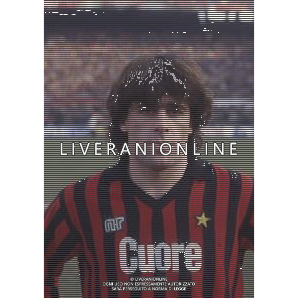 RETROSPETTIVA ALBERICO EVANI CALCIATORE NELLA FOTO ALBERICO EVANI CON LA MAGLIA DEL MILAN CALCIO AG ALDO LIVERANI SAS