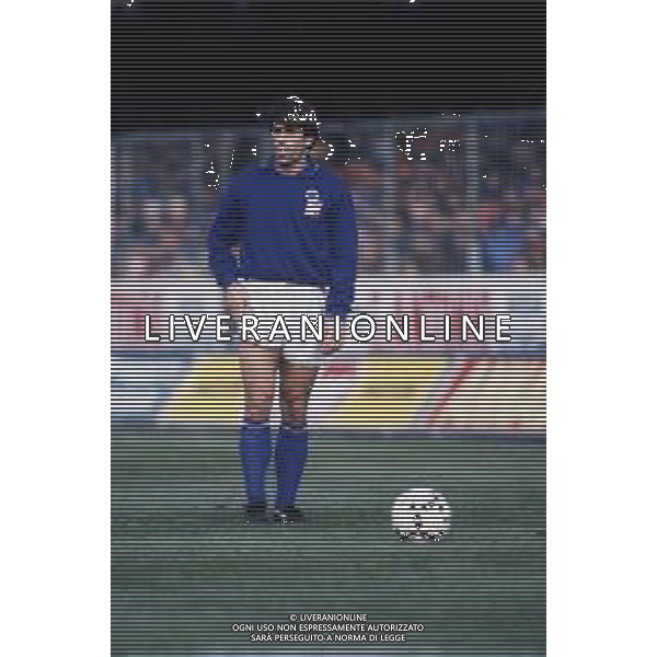RETROSPETTIVA ALBERICO EVANI CALCIATORE NELLA FOTO ALBERICO EVANI CON LA MAGLIA DELLA NAZIONALE ITALIANA DI CALCIO AG ALDO LIVERANI SAS