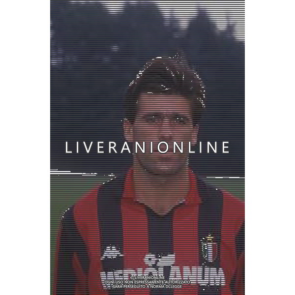 RETROSPETTIVA ALBERICO EVANI CALCIATORE NELLA FOTO ALBERICO EVANI CON LA MAGLIA DEL MILAN CALCIO AG ALDO LIVERANI SAS