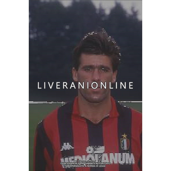 RETROSPETTIVA ALBERICO EVANI CALCIATORE NELLA FOTO ALBERICO EVANI CON LA MAGLIA DEL MILAN CALCIO AG ALDO LIVERANI SAS