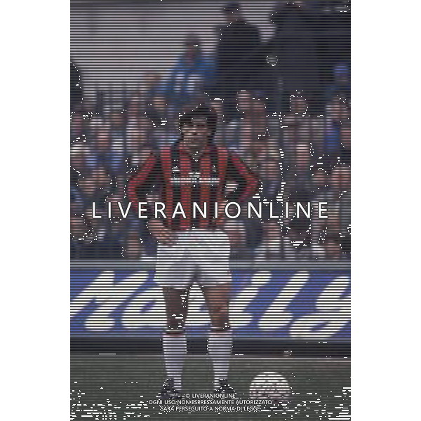 RETROSPETTIVA ALBERICO EVANI CALCIATORE NELLA FOTO ALBERICO EVANI CON LA MAGLIA DEL MILAN CALCIO AG ALDO LIVERANI SAS