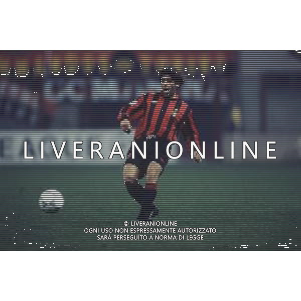 RETROSPETTIVA ALBERICO EVANI CALCIATORE 1992 NELLA FOTO ALBERICO EVANI CON LA MAGLIA DEL MILAN CALCIO AG ALDO LIVERANI SAS