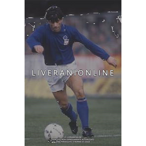 RETROSPETTIVA ALBERICO EVANI CALCIATORE 1991 NELLA FOTO ALBERICO EVANI CON LA MAGLIA DELLA NAZIONALE ITALIANA DI CALCIO AG ALDO LIVERANI SAS