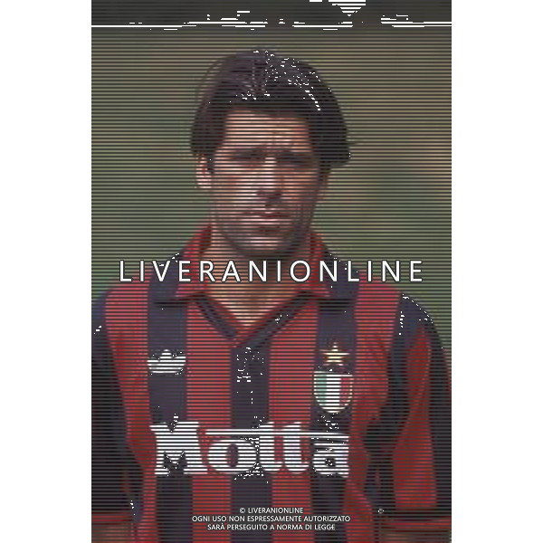 RETROSPETTIVA ALBERICO EVANI CALCIATORE 1992-1993 NELLA FOTO ALBERICO EVANI CON LA MAGLIA DEL MILAN CALCIO AG ALDO LIVERANI SAS