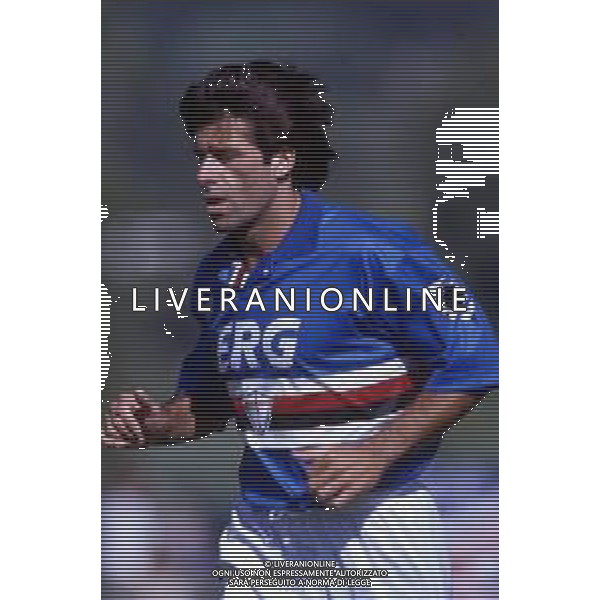 RETROSPETTIVA ALBERICO EVANI CALCIATORE 1993 NELLA FOTO ALBERICO EVANI CON LA MAGLIA DELLA SAMPDORIA CALCIO AG ALDO LIVERANI SAS