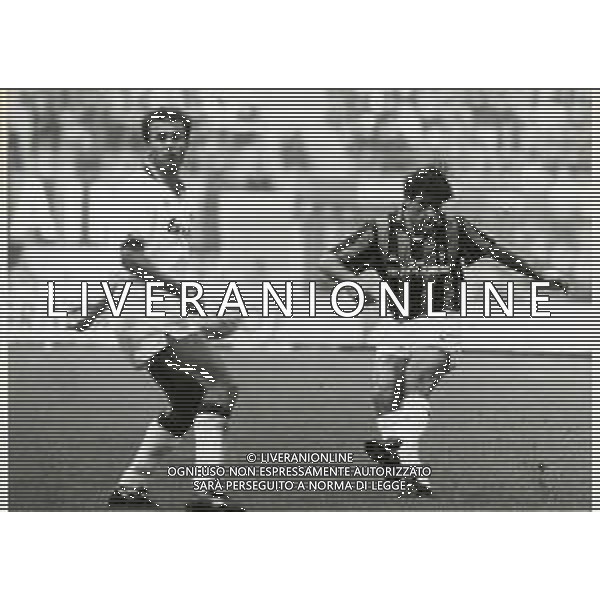 RETROSPETTIVA ALBERICO EVANI CALCIATORE NELLA FOTO ALBERICO EVANI CON LA MAGLIA DEL MILAN CALCIO AG ALDO LIVERANI SAS