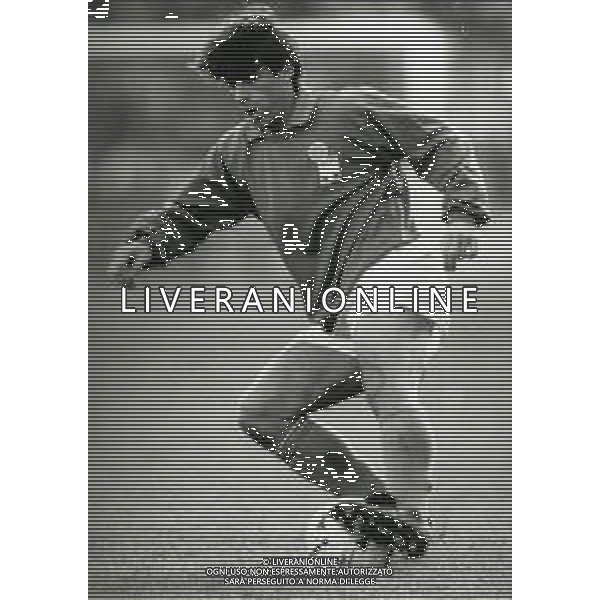 RETROSPETTIVA ALBERICO EVANI CALCIATORE NELLA FOTO ALBERICO EVANI CON LA MAGLIA DELLA NAZIONALE ITALIANA DI CALCIO AG ALDO LIVERANI SAS