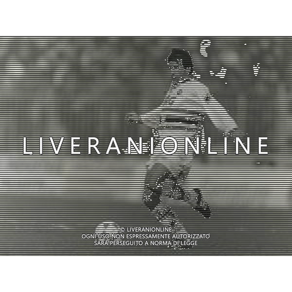 RETROSPETTIVA ALBERICO EVANI CALCIATORE NELLA FOTO ALBERICO EVANI CON LA MAGLIA DELLA SAMPDORIA CALCIO AG ALDO LIVERANI SAS