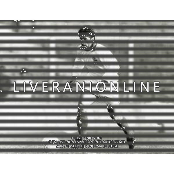 RETROSPETTIVA ALBERICO EVANI CALCIATORE NELLA FOTO ALBERICO EVANI CON LA MAGLIA DELLA NAZIONALE ITALIANA DI CALCIO AG ALDO LIVERANI SAS